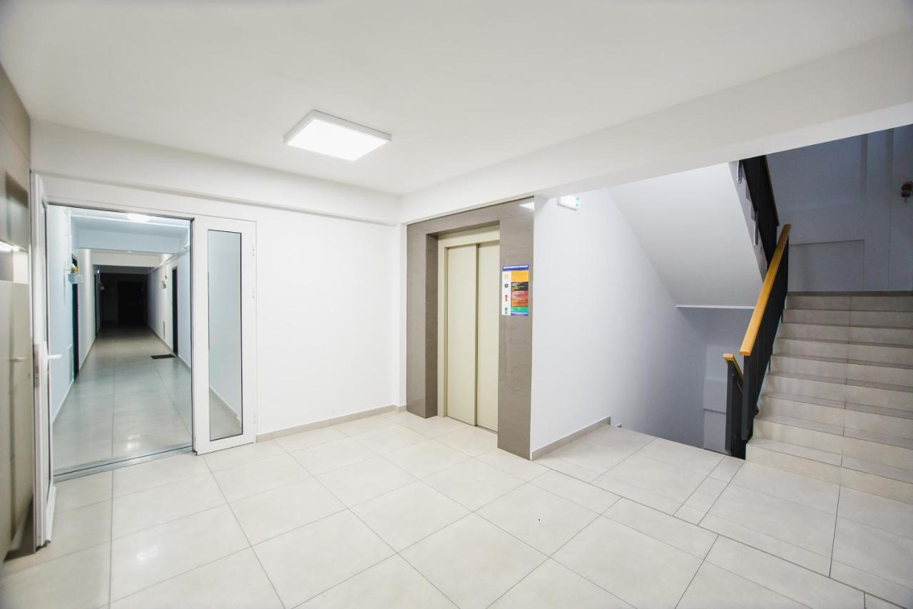 Elegant & Spacious - Central Apartment オラデア エクステリア 写真
