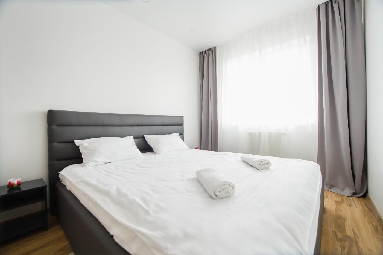 Elegant & Spacious - Central Apartment オラデア エクステリア 写真
