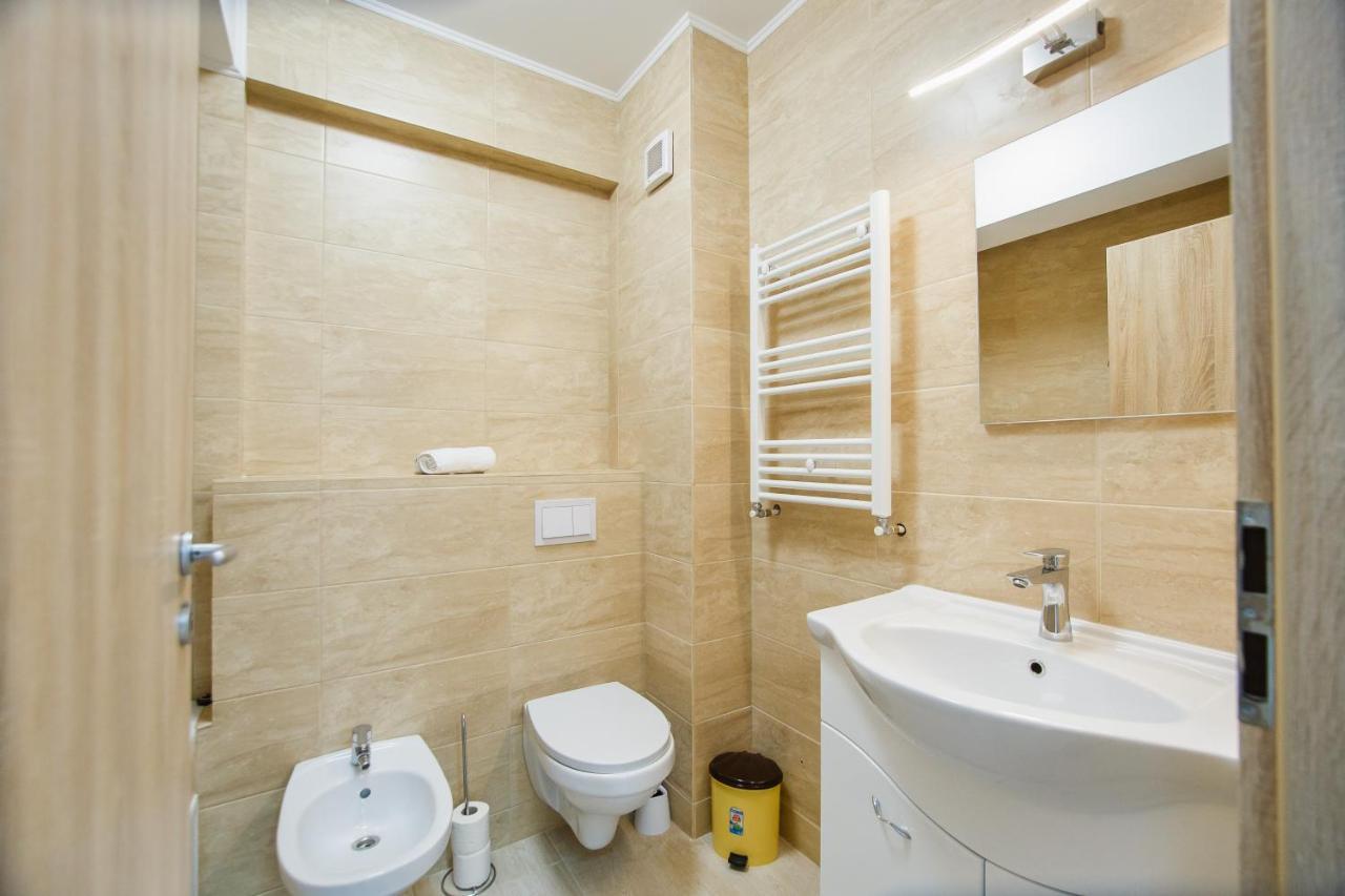 Elegant & Spacious - Central Apartment オラデア エクステリア 写真