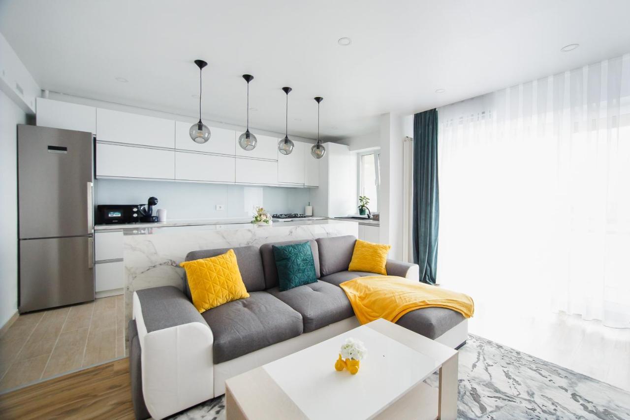 Elegant & Spacious - Central Apartment オラデア エクステリア 写真
