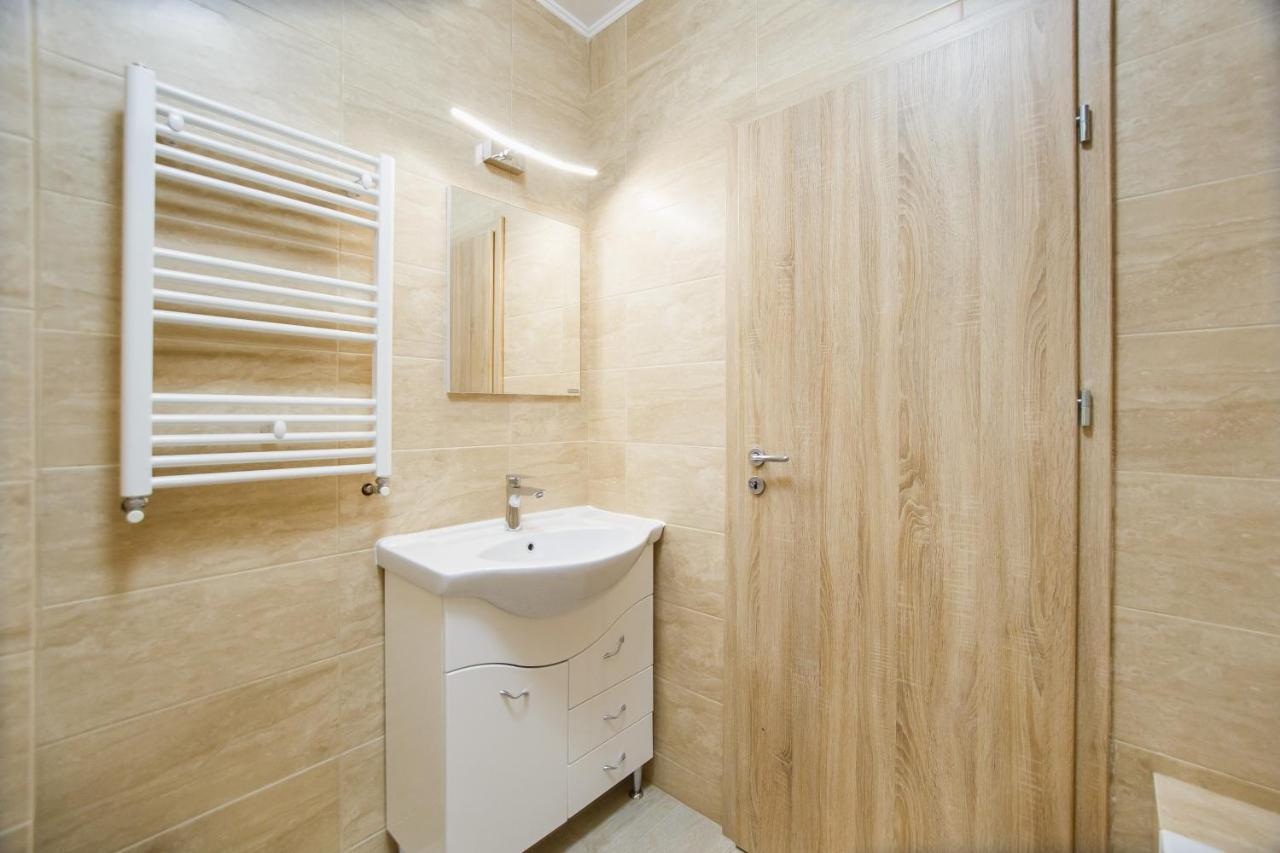 Elegant & Spacious - Central Apartment オラデア エクステリア 写真