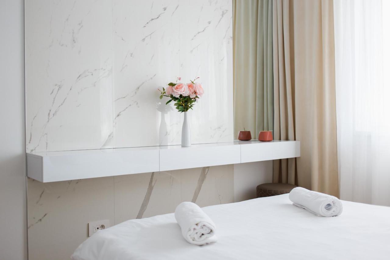 Elegant & Spacious - Central Apartment オラデア エクステリア 写真